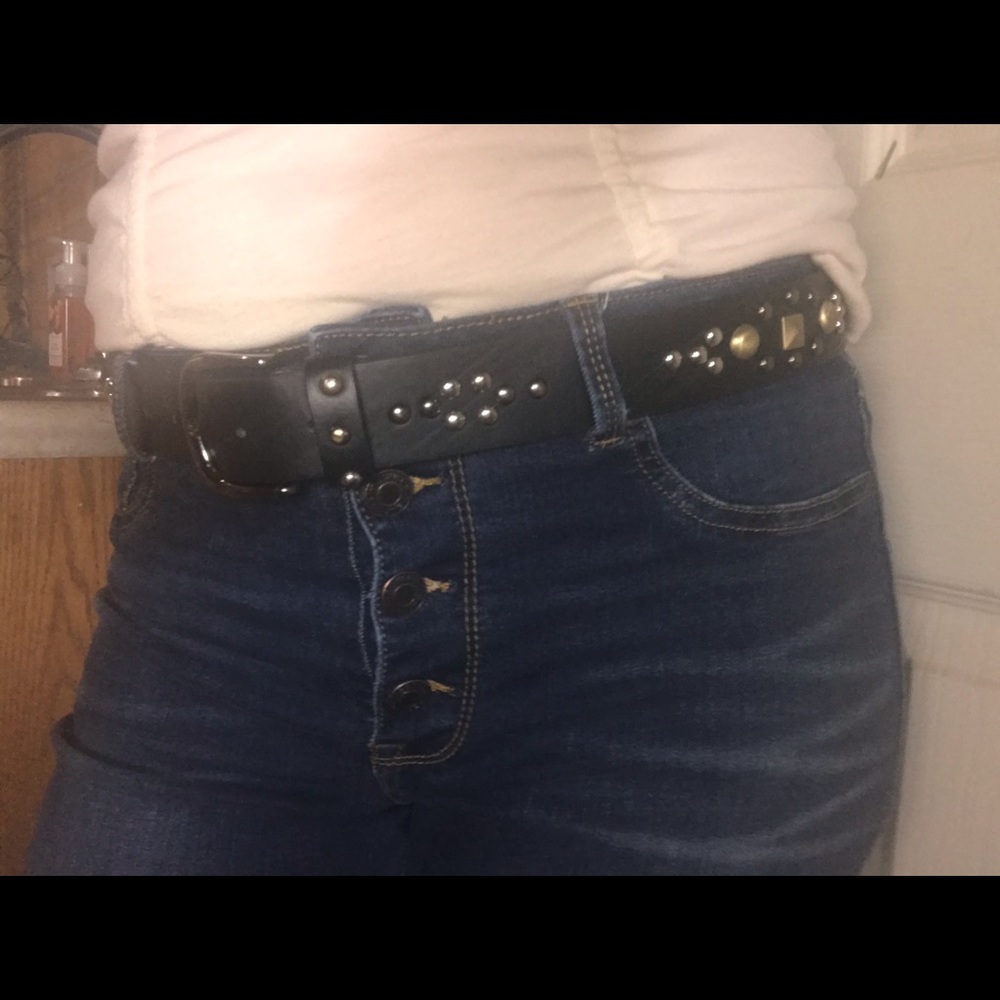 Belts - Picture 2 of 3